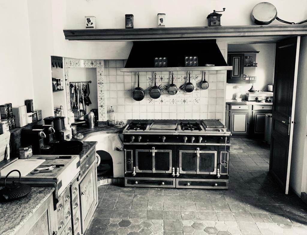 Beautiful Country House Located 50Min From Paris Eiffel Tour - Demeure D'Exception A 50Min De Paris Tour Eiffel Hodent المظهر الخارجي الصورة